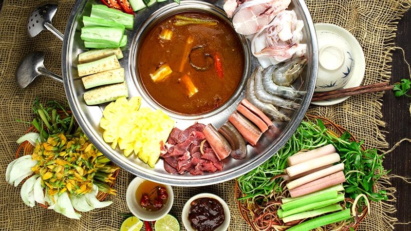 Đậm đà lẩu mắm rau đồng miền Tây